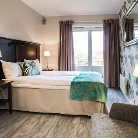 Park Hotell 3*