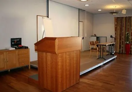 Park Hotell 3*
